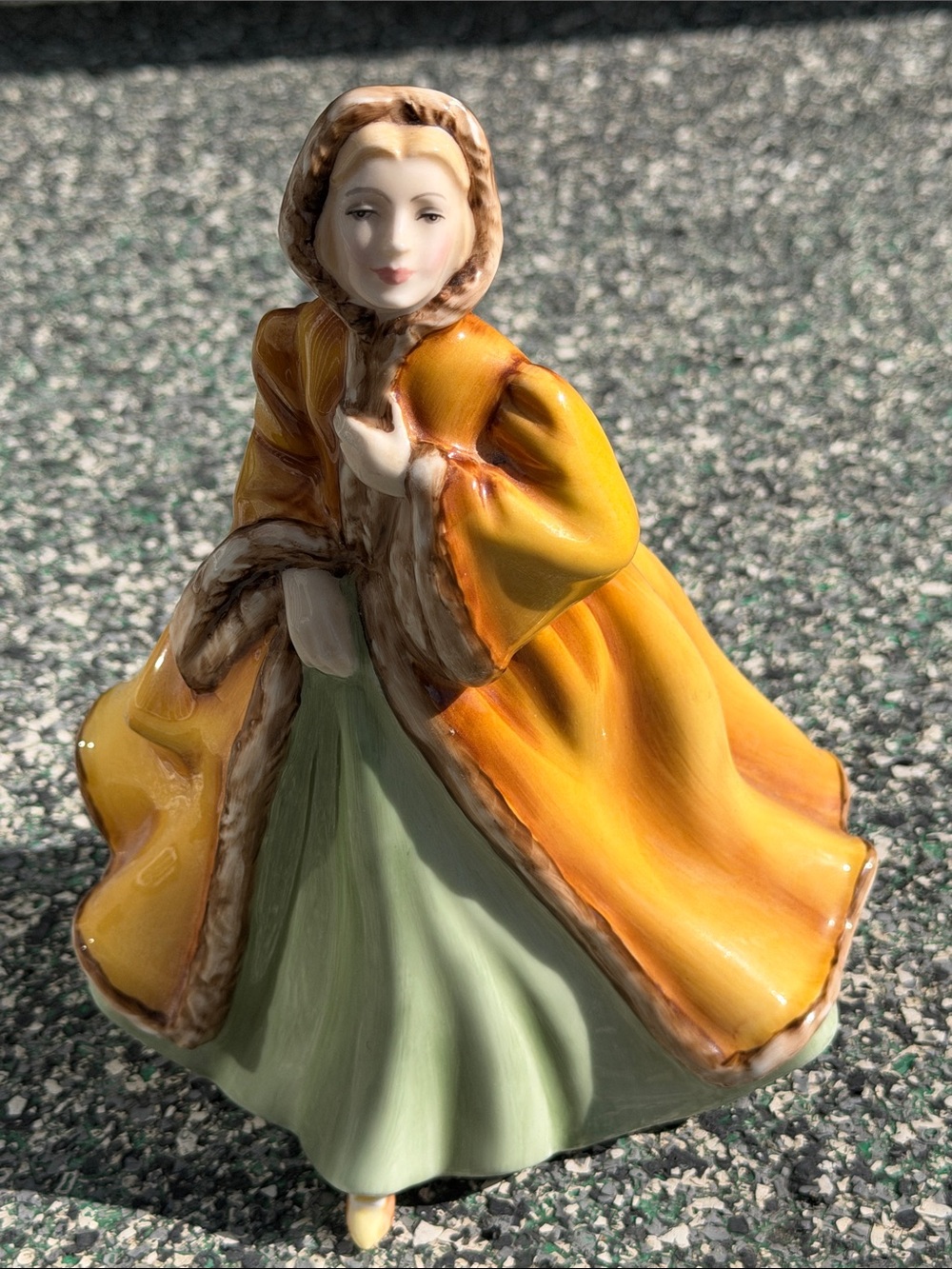 Royal Doulton Figurine “Rachel” HN 2919 — Vintage Bone China : 1980 : NM